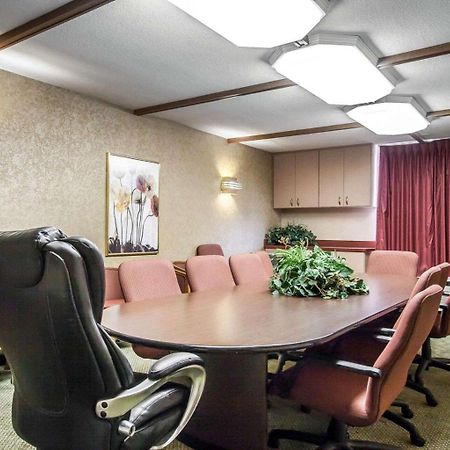 Quality Inn & Suites North Springfield Exteriör bild