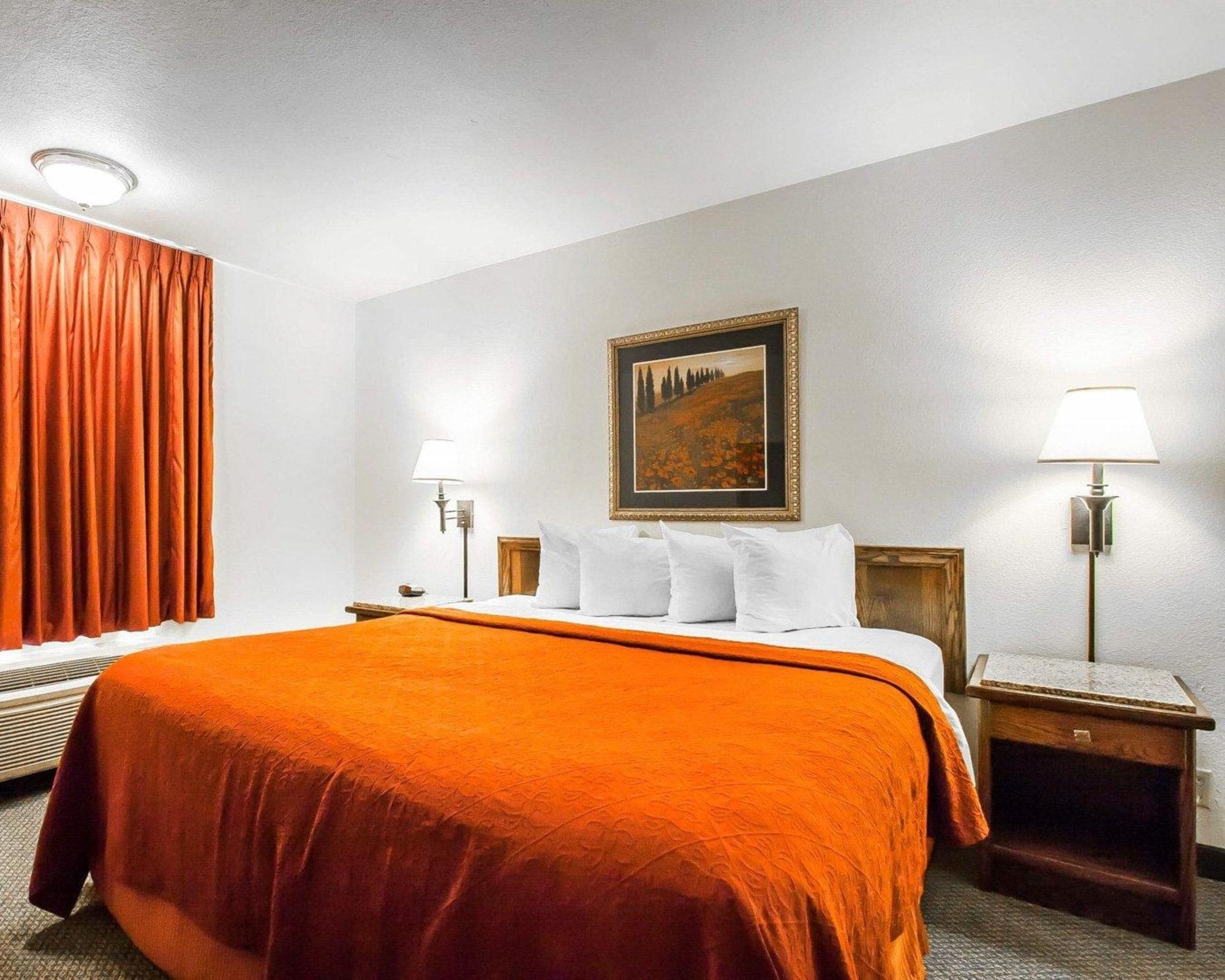 Quality Inn & Suites North Springfield Exteriör bild