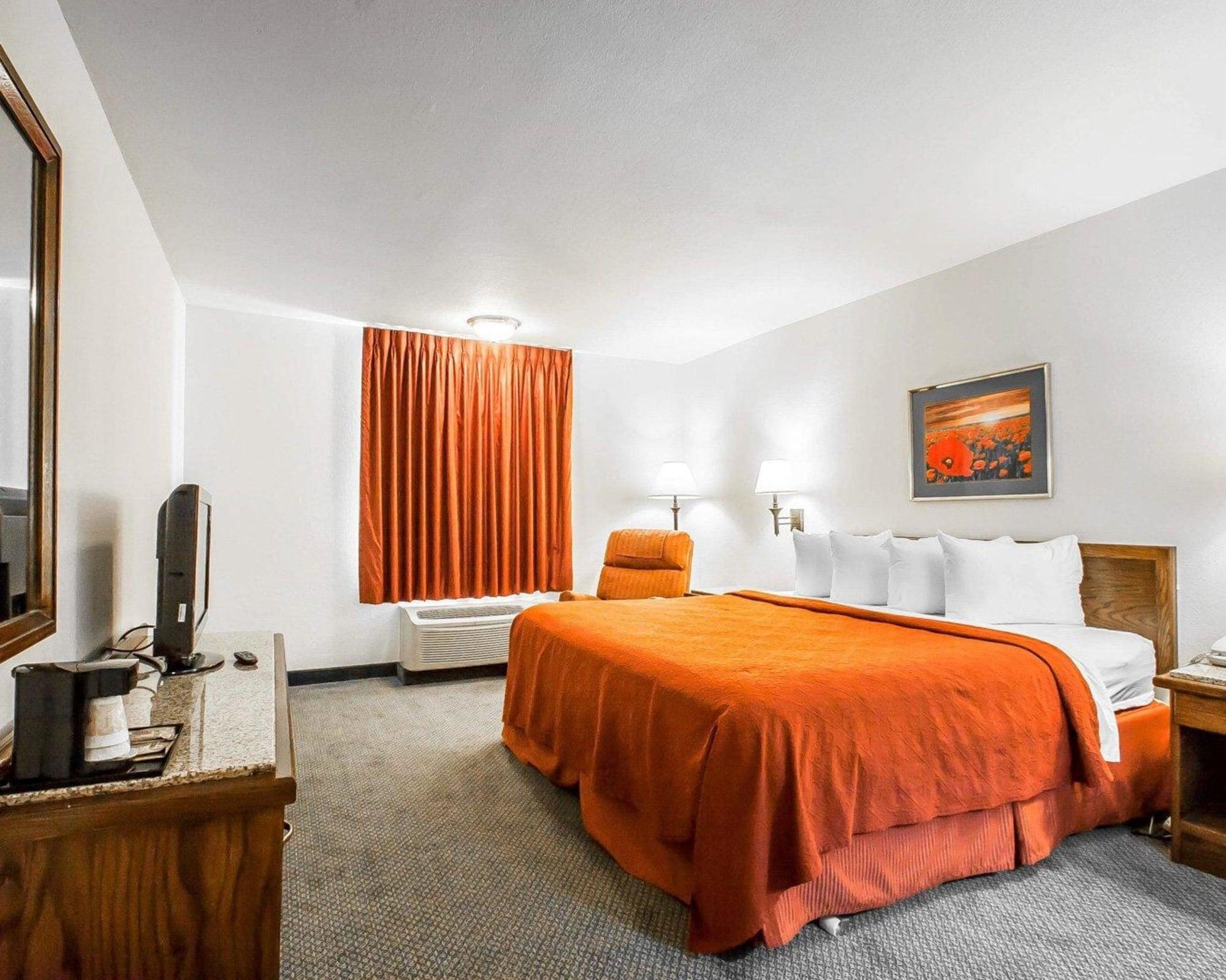 Quality Inn & Suites North Springfield Exteriör bild