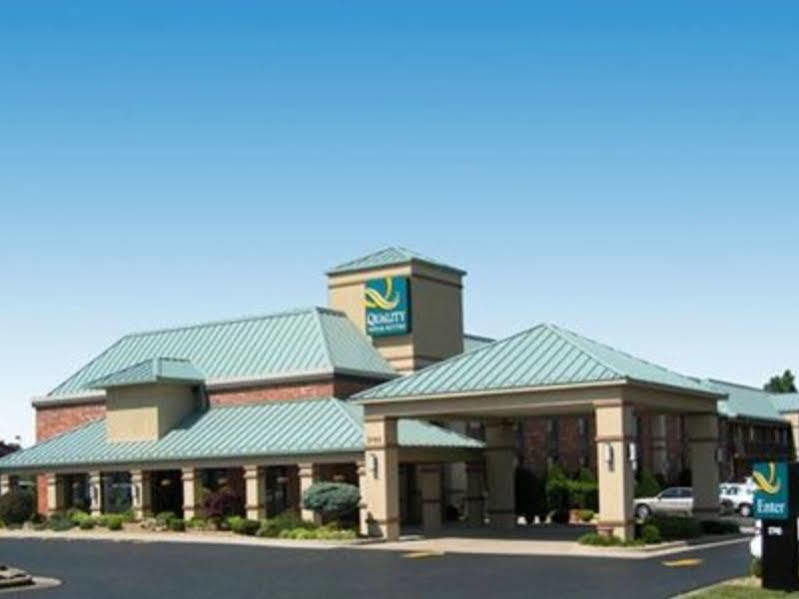 Quality Inn & Suites North Springfield Exteriör bild