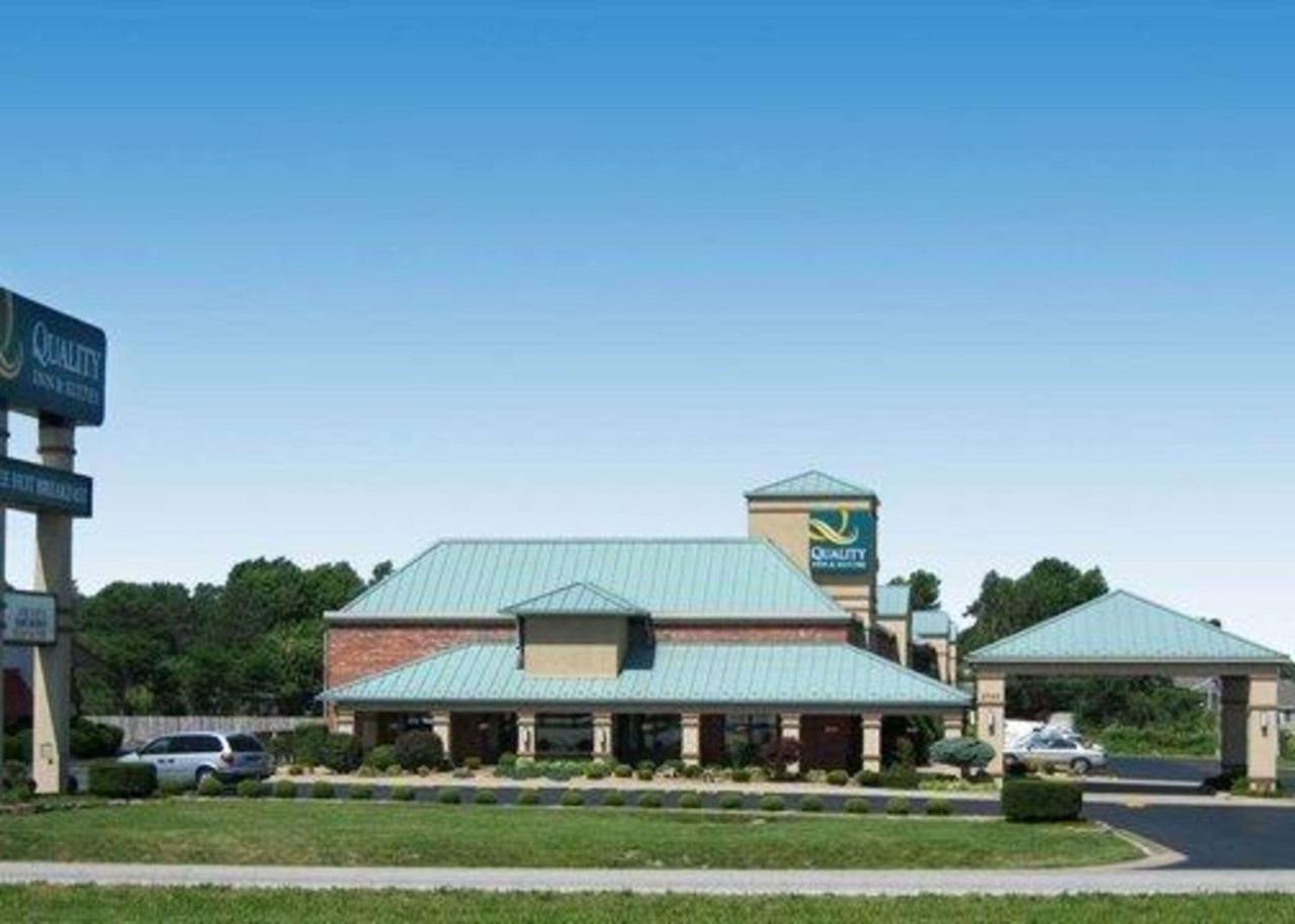 Quality Inn & Suites North Springfield Exteriör bild