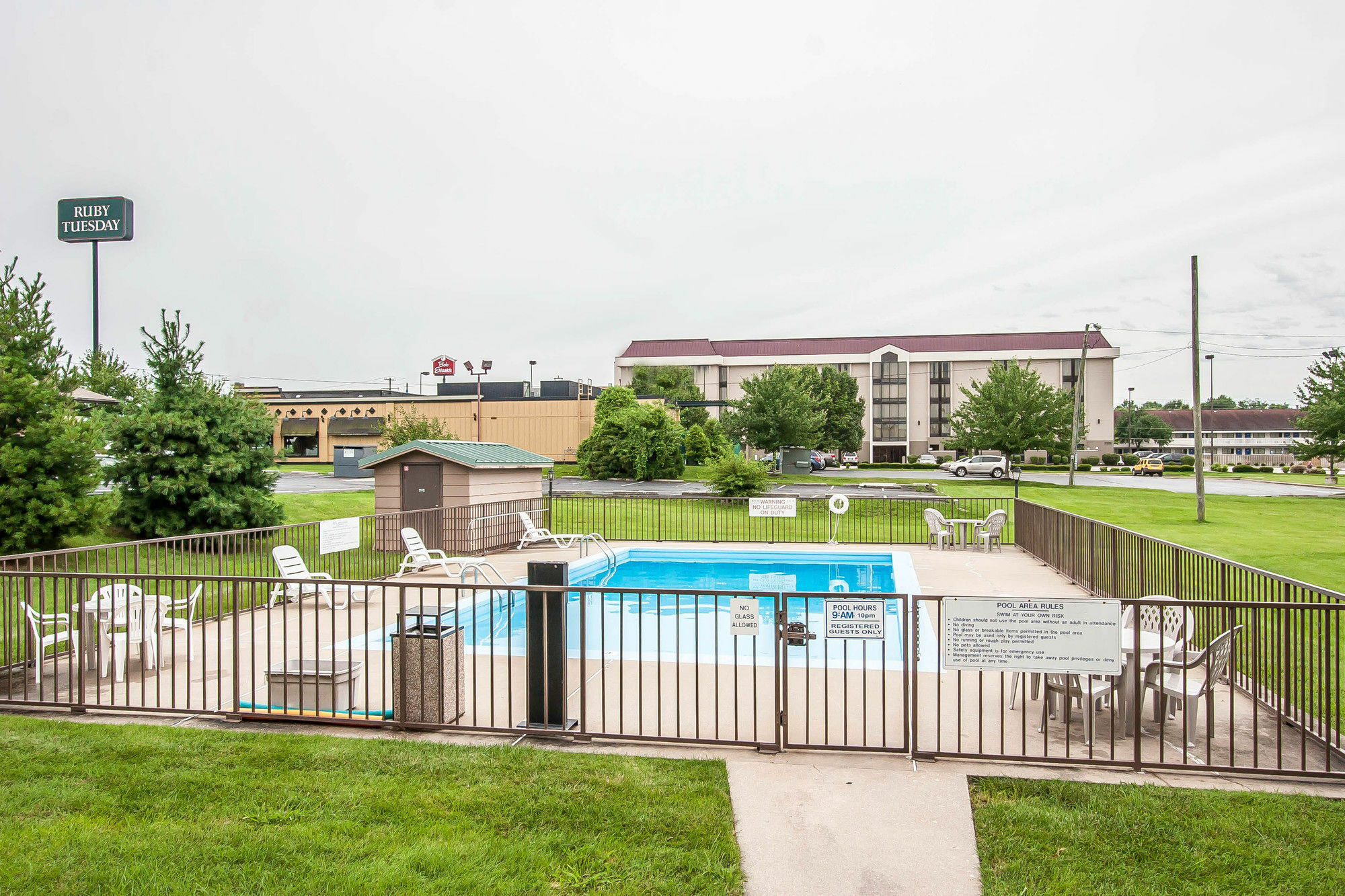 Quality Inn & Suites North Springfield Exteriör bild