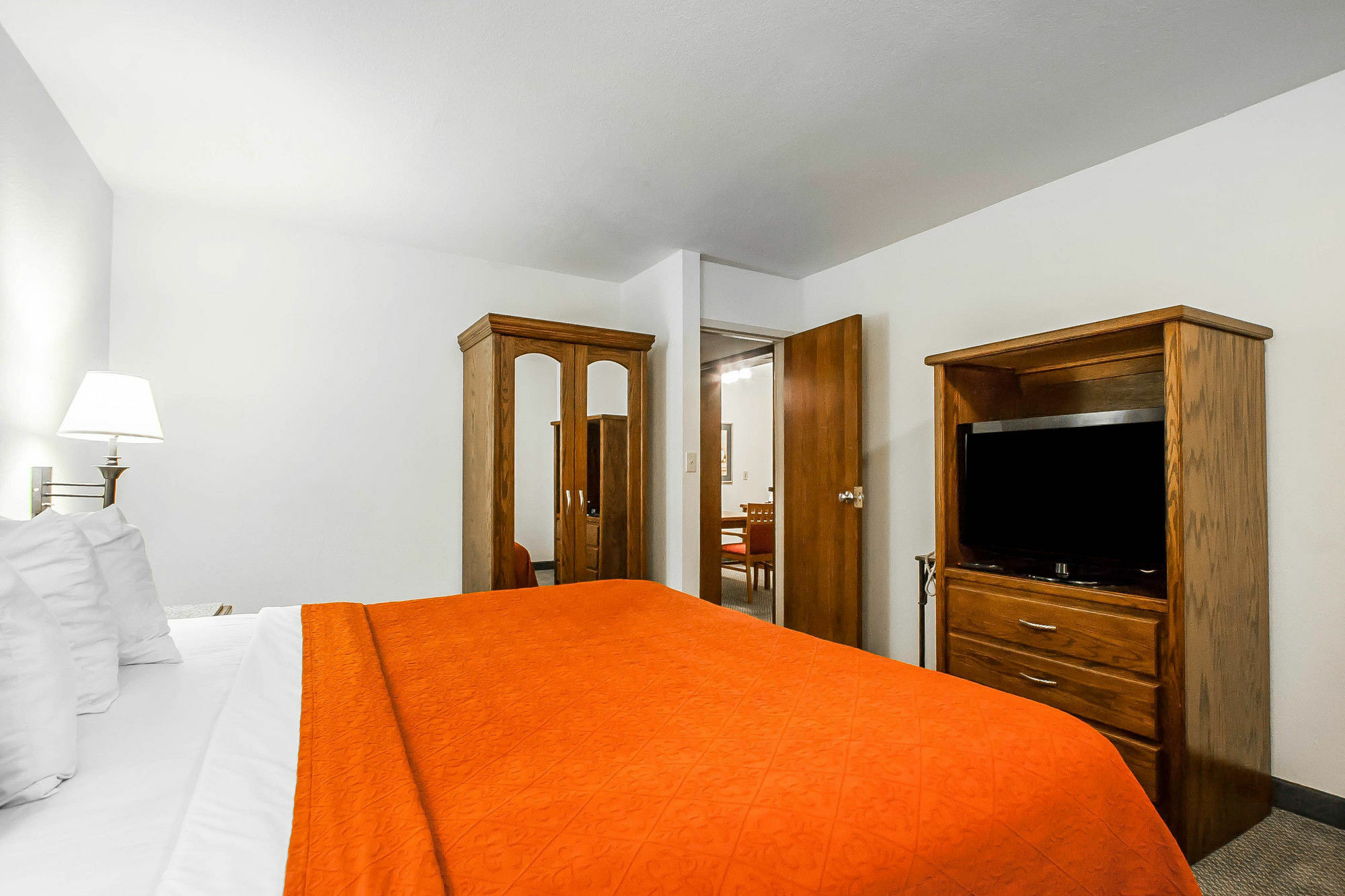 Quality Inn & Suites North Springfield Exteriör bild