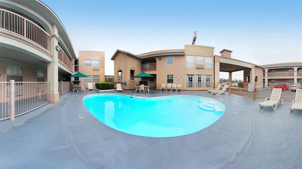 Quality Inn & Suites North Springfield Exteriör bild